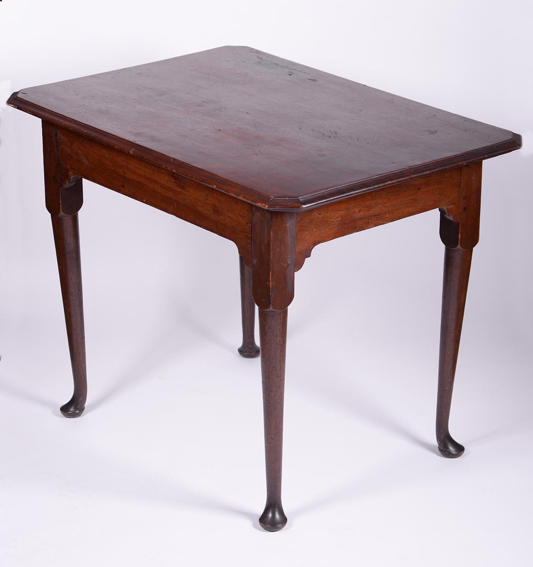 A fine and rare Queen Anne tea or center table